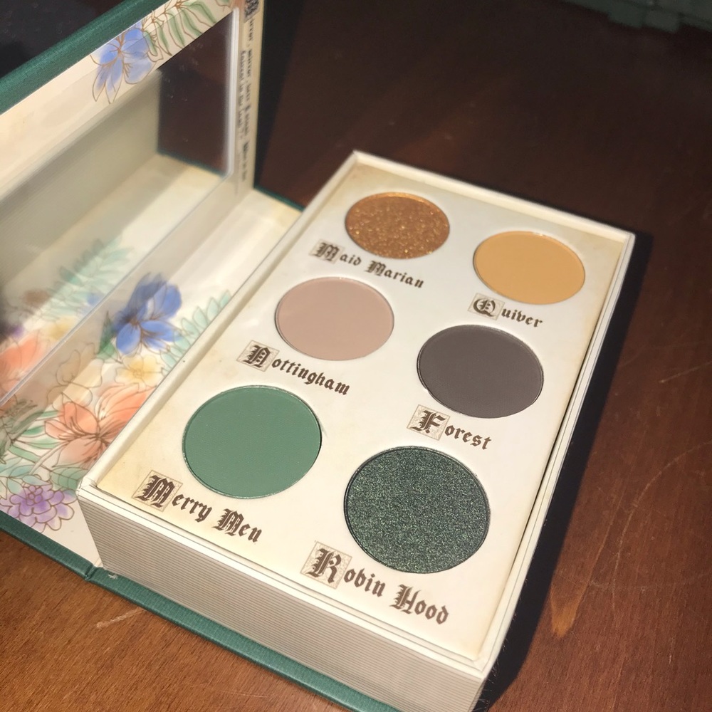 NWOT STORYBOOK COSMETICS EYESHADOW PALETTE